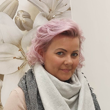 Trendy barvení vlasů a moderní účes